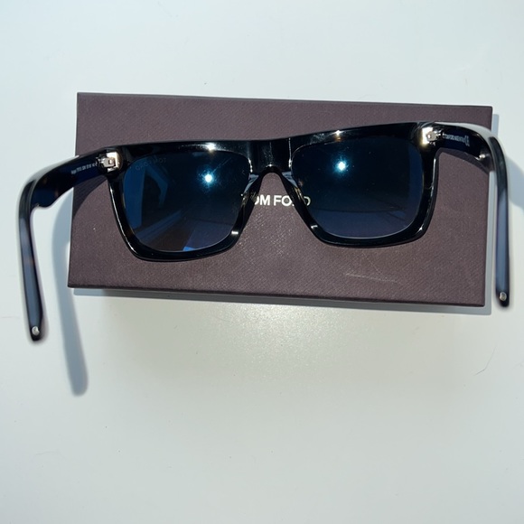 Men’s Tom Ford sunglasses Morgan frames tortoise color - Picture 5 of 6